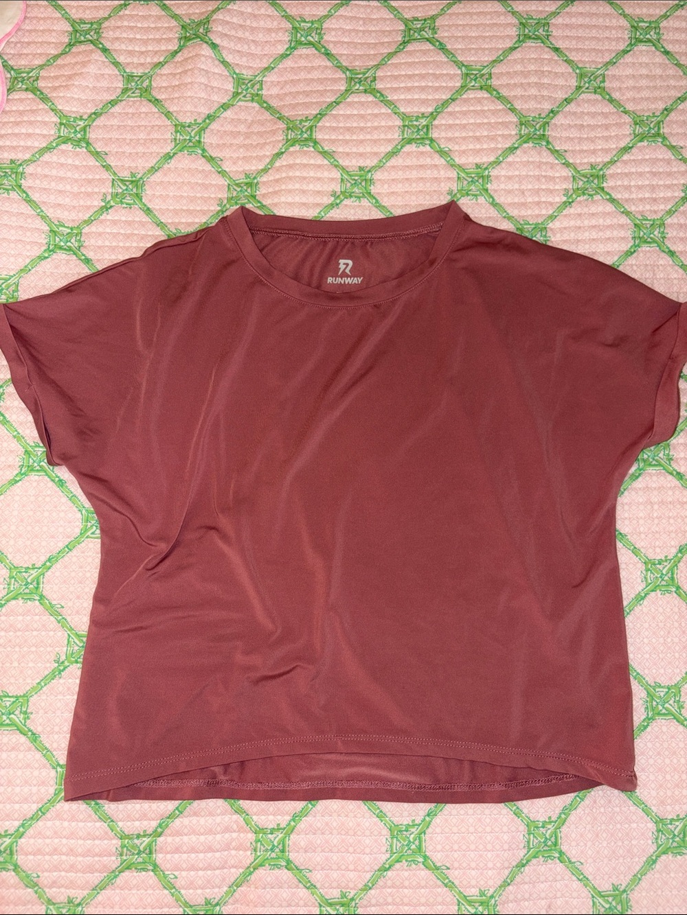 Runway Women's Short-Sleeve Performance Tee in Burgundy/ Mauve
